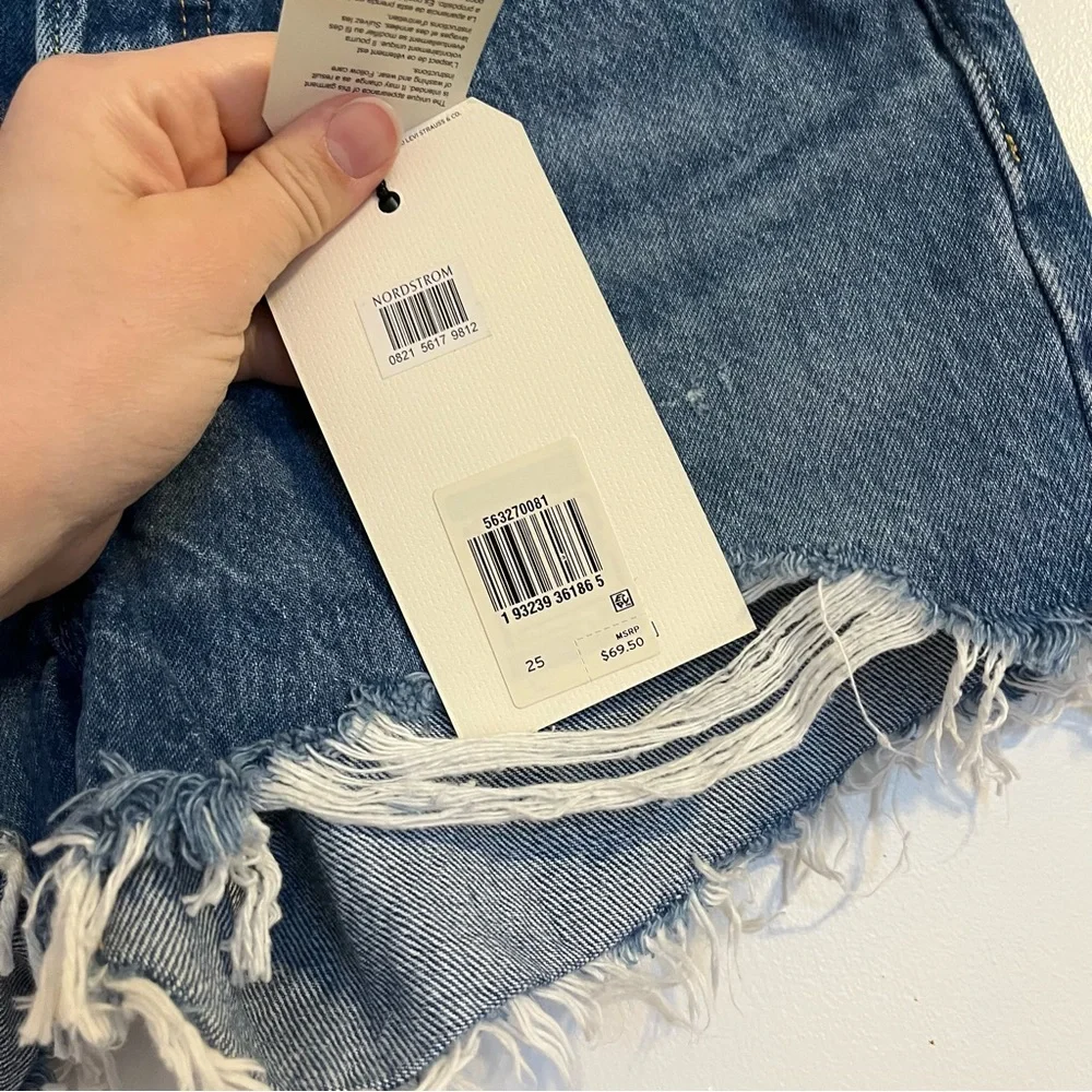 Levi's 501 high rise Blue Distressed blue Jean Shorts size 25 NWT - Picture 2 of 4
